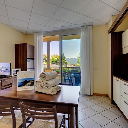 Hotel Residence Zust Verbania Exterior foto