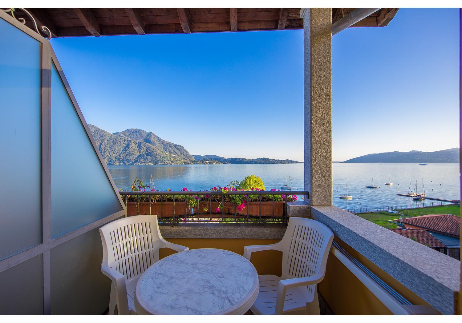 Hotel Residence Zust Verbania Exterior foto