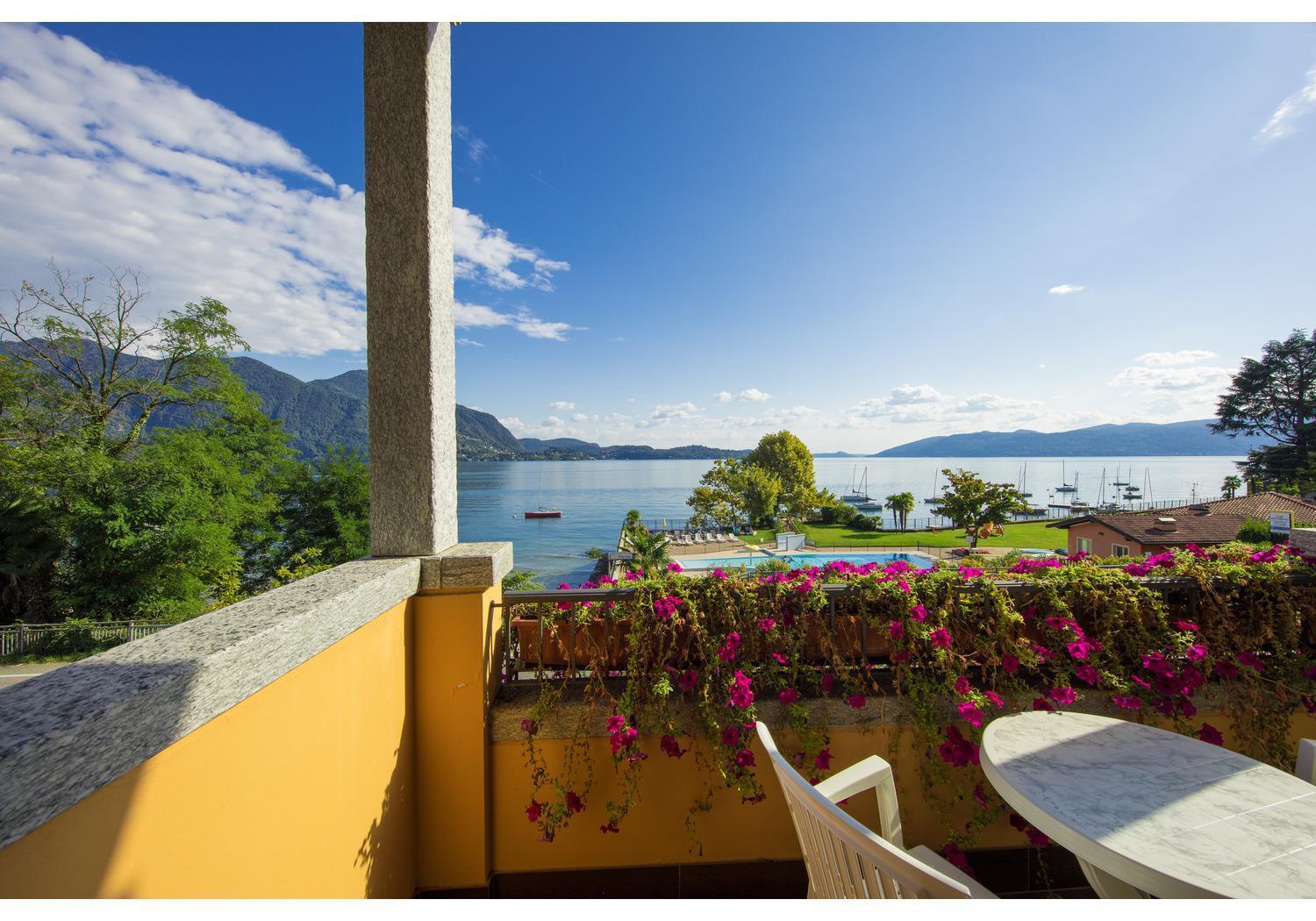 Hotel Residence Zust Verbania Exterior foto