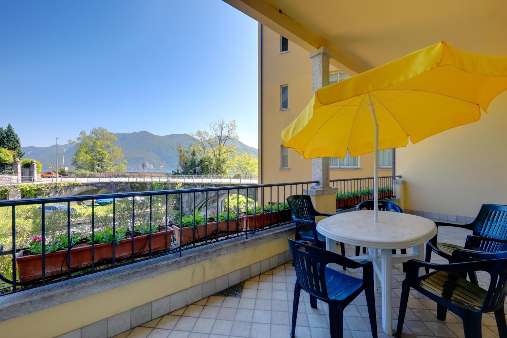 Hotel Residence Zust Verbania Exterior foto