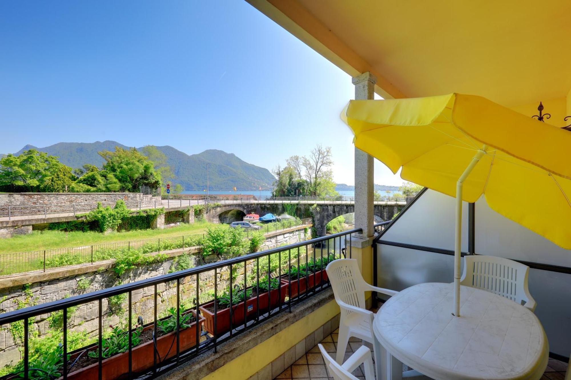 Hotel Residence Zust Verbania Exterior foto